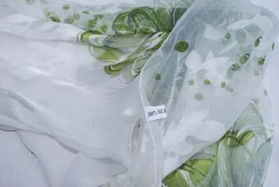 杭州藍美卡絲巾 廠家直銷，高貴新穎，現(xiàn)貨熱銷中